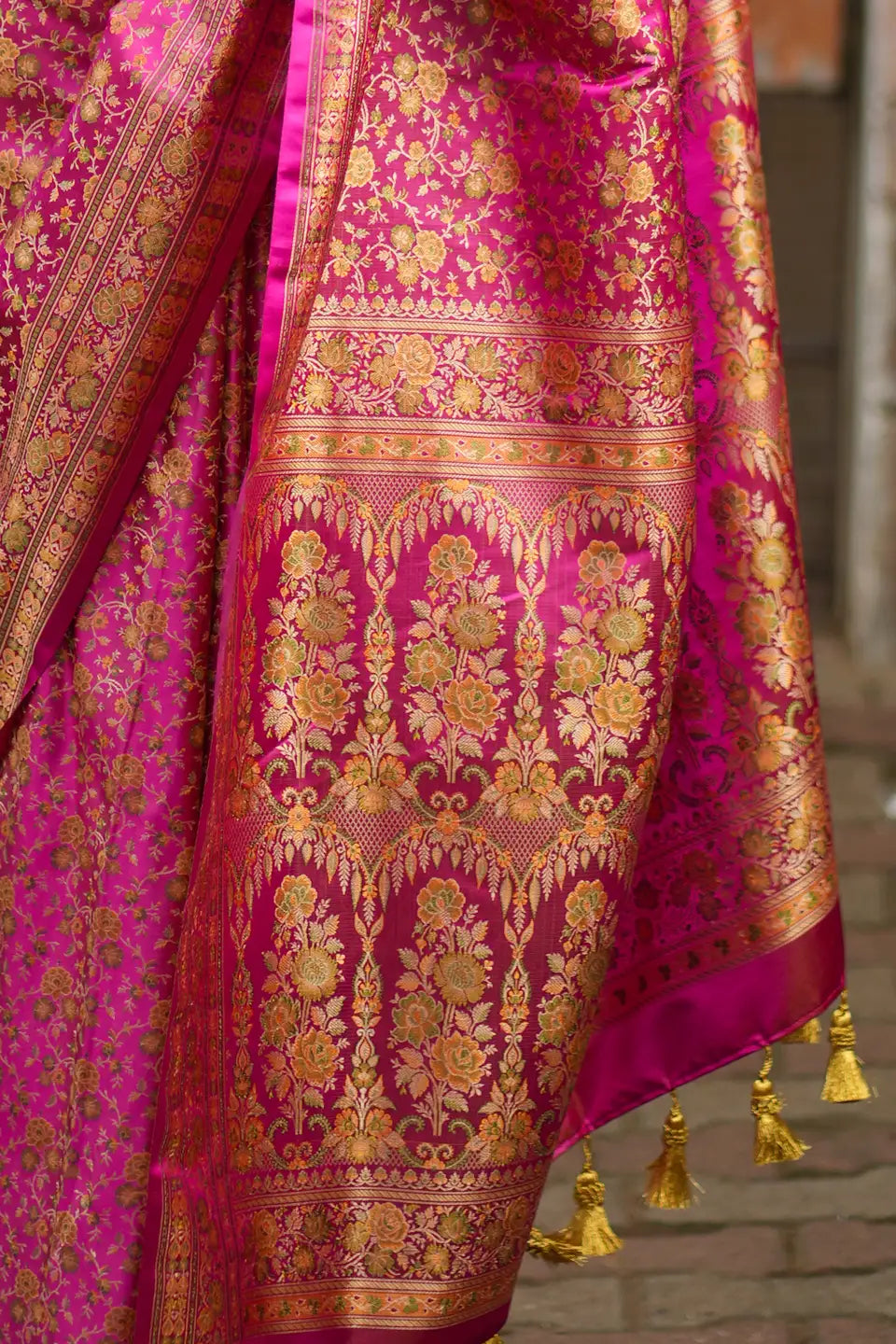 Jamawar Banarasi Silk Saree With Tassels