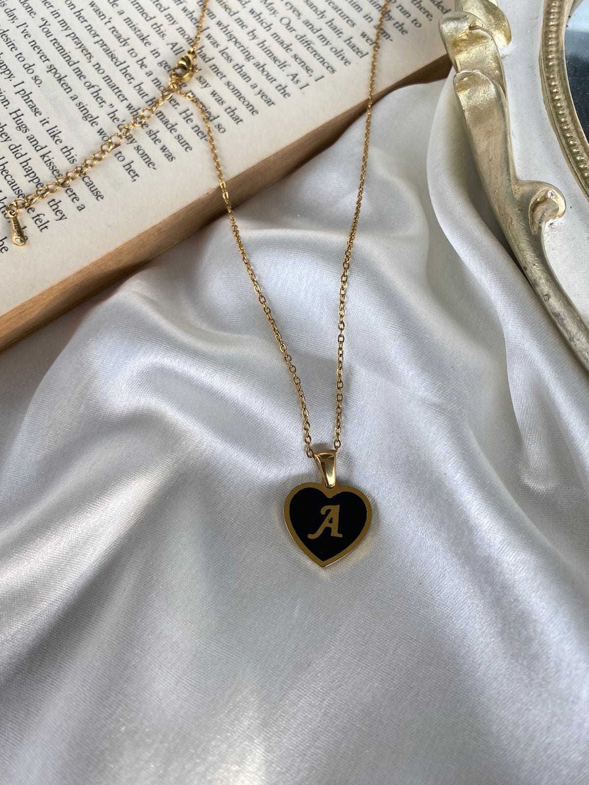 Engrave Delights Heart Neckchains (A-Z)