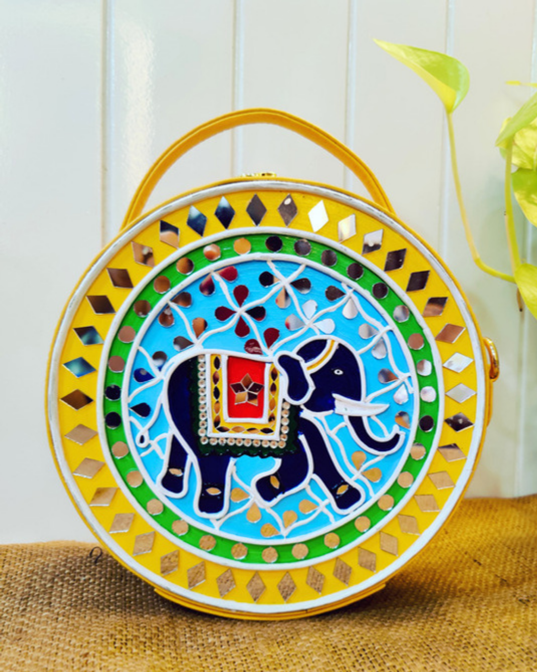 Animal/Bird Lippan Art Handcrafted Circle Box Bag