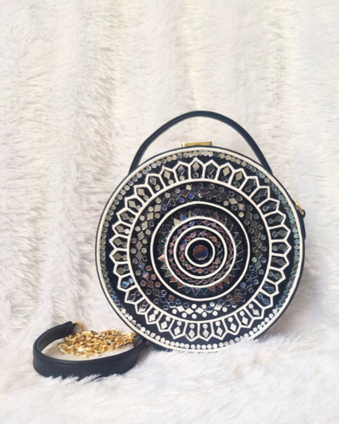 Mandala Lippan Art Handcrafted White/Black Circle Box Bag