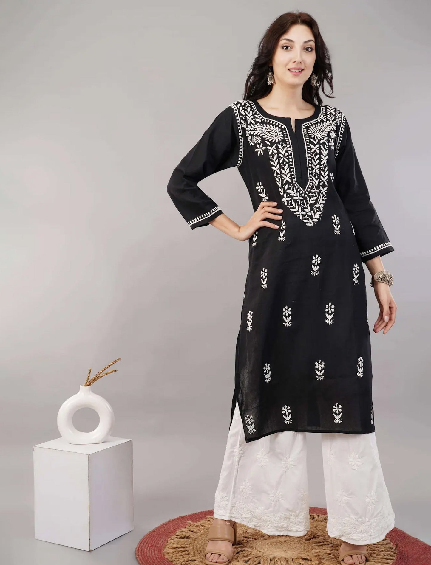 Zainul Monochrome Chikankari Kurta