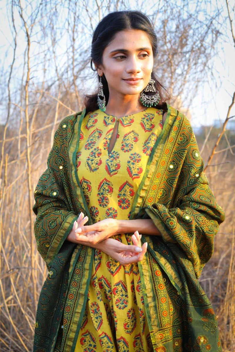 Mehndi Green Chanderi Silk Dupatta with mirror work