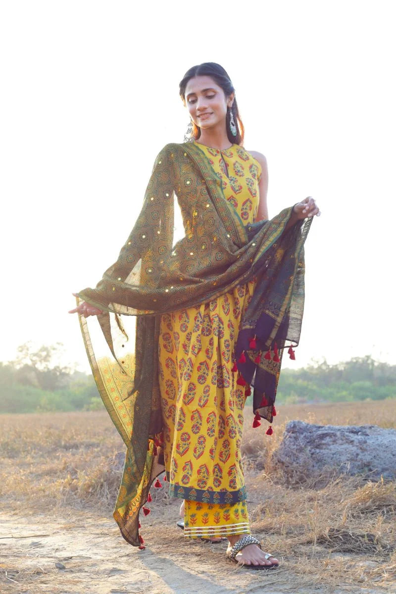 Mehndi Green Chanderi Silk Dupatta with mirror work