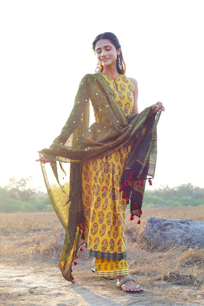 Mehndi Green Chanderi Silk Dupatta with mirror work