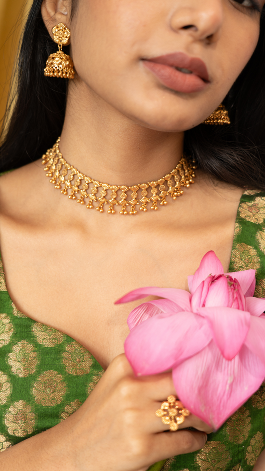 Siyaa Gold Choker