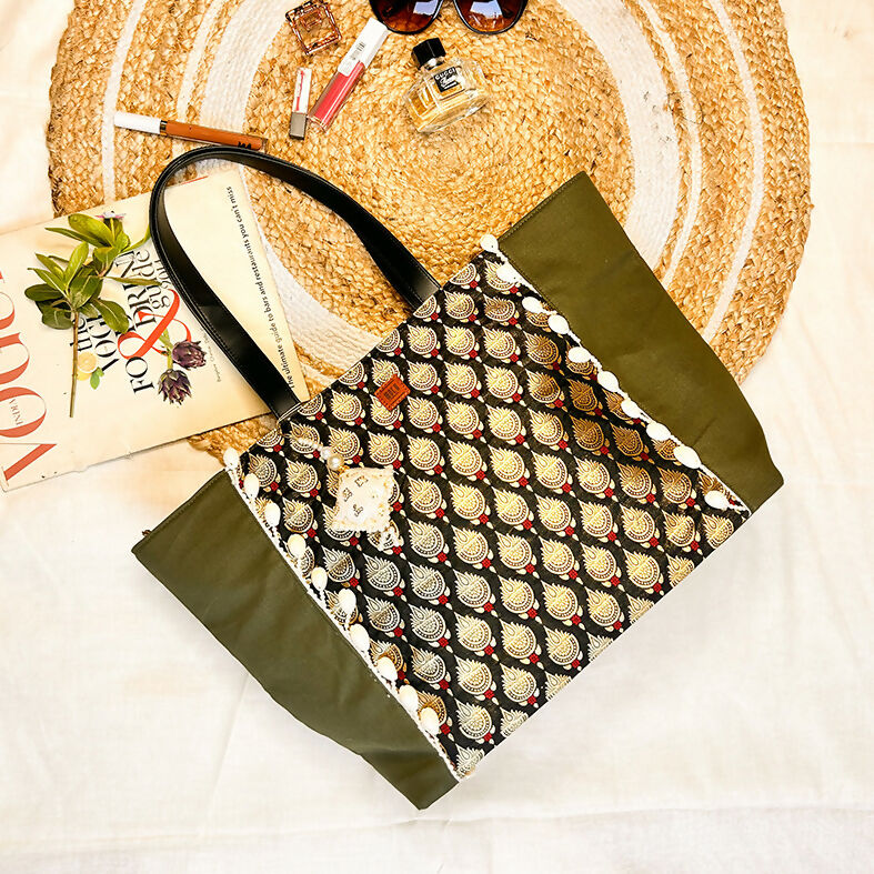 Jhallar Banarasi Silk Hand Bag