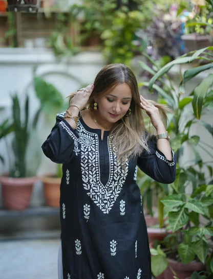 Zainul Monochrome Chikankari Kurta