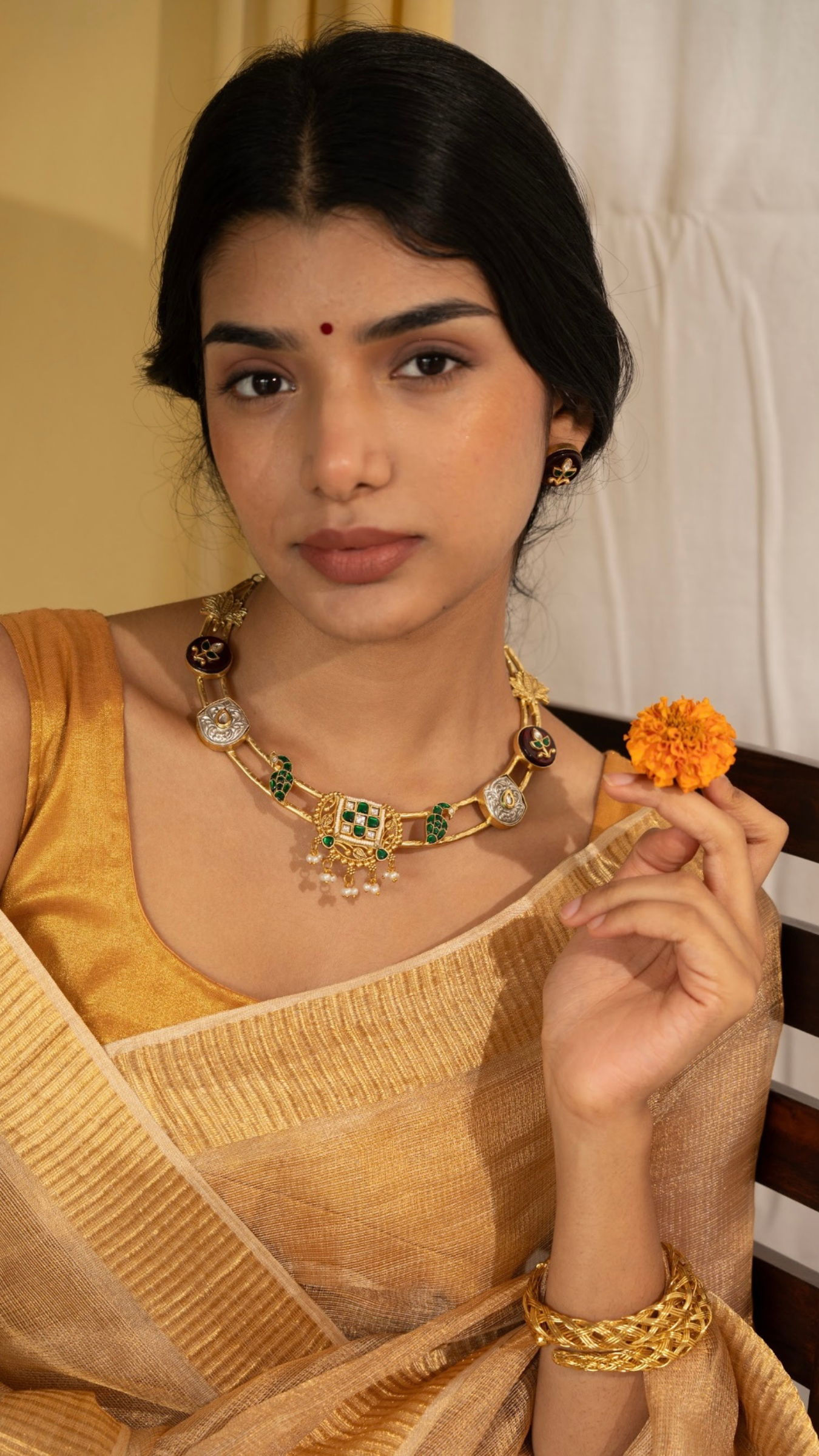 Kusha Necklace and Earrings Gold Set