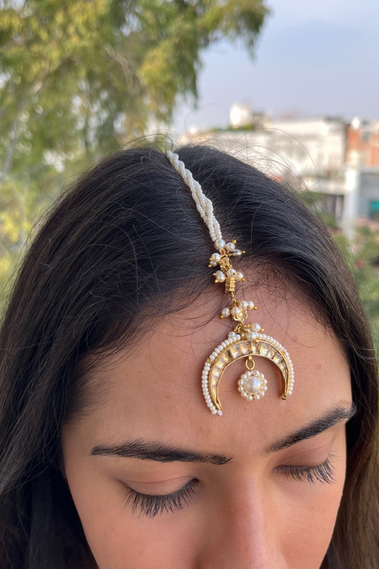 Crescent Polki Mangtika