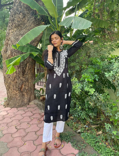 Zainul Monochrome Chikankari Kurta