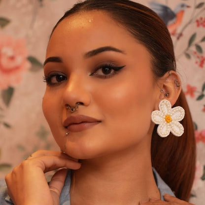 Daisy White Beaded Earrings