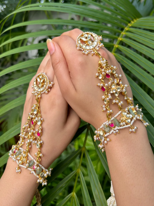 Bridal Hathphool- With Detachable Ring & Bracelet