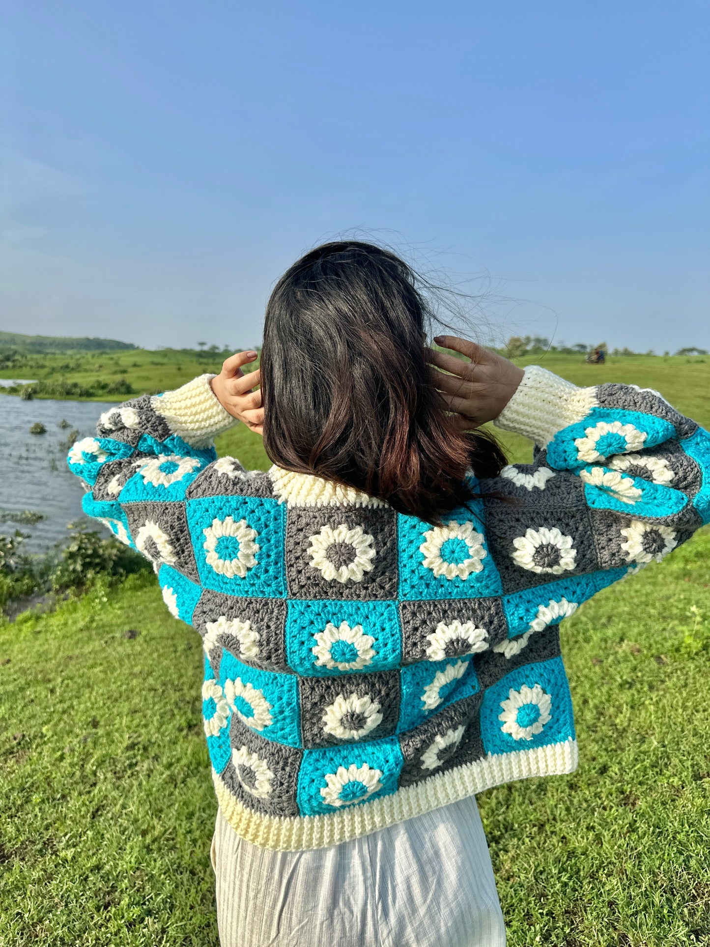 Frosty Hug Cardigan