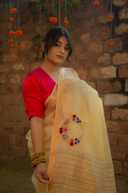 Off-white Sunehri Saree