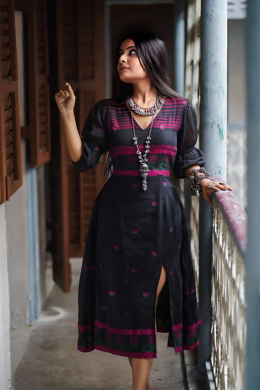 Trinayani Black Midi Dress