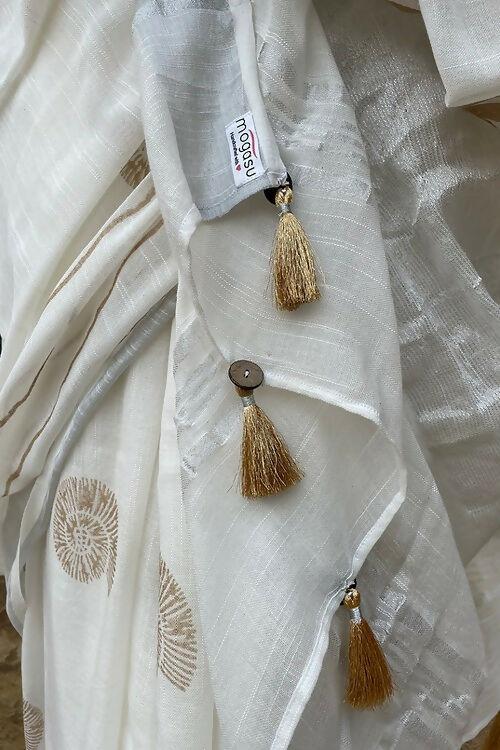 Conchas White  Linen Saree