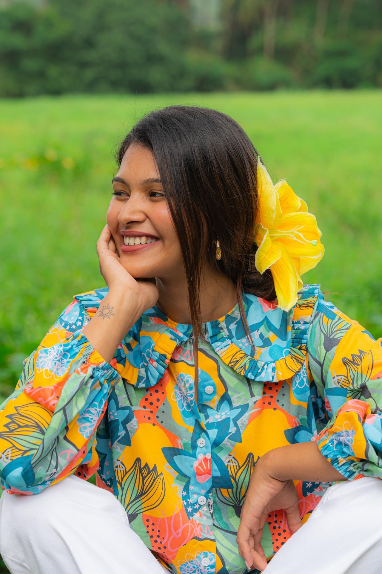 Picnic Date Blooming Love Cotton Collared Top