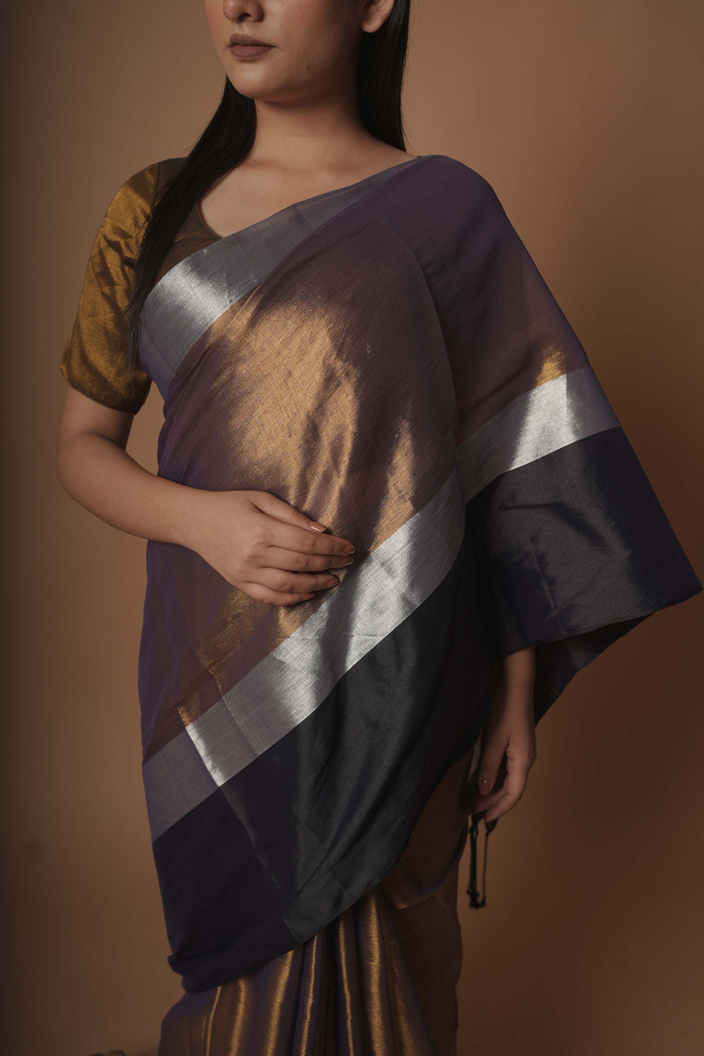 Kaashvi Gold And Black Handloom Tissue Saree