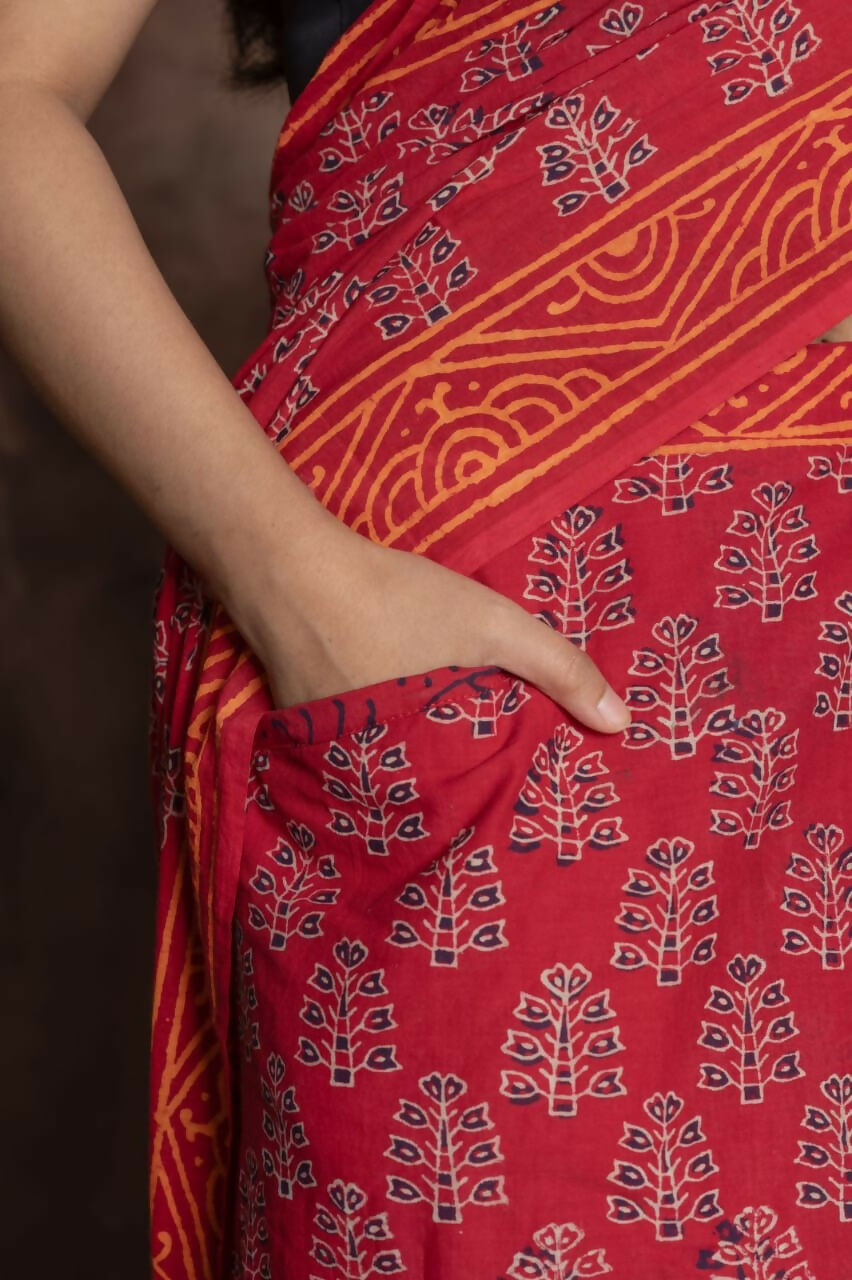 Rhurab Red Cotton Ready To Wear Pocket Saree