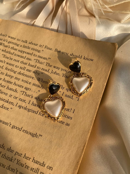 Reine - The Twilight Pearl Heart Earrings