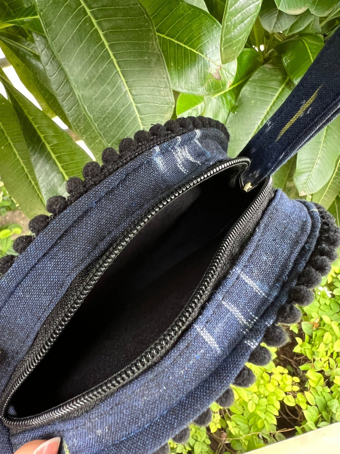 Round Sling Bag Medium