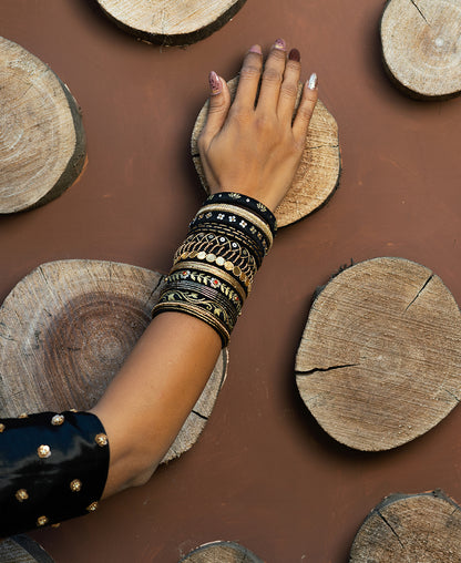 Nisha Black & Gold Bangle Set