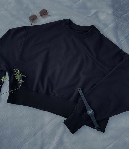 Fish Pond Embroidered Black Cropped Sweatshirt