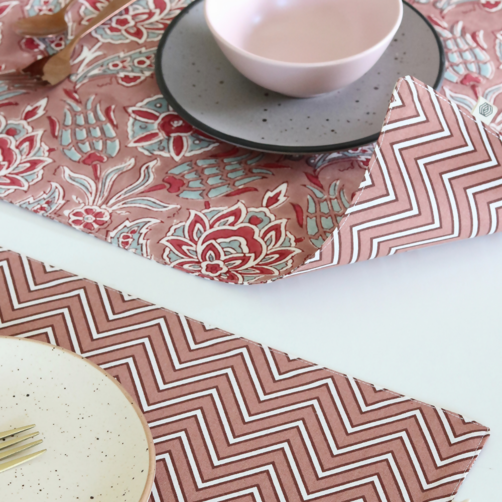 Sweet Onion Wipeable & Reversible Cotton Placemats