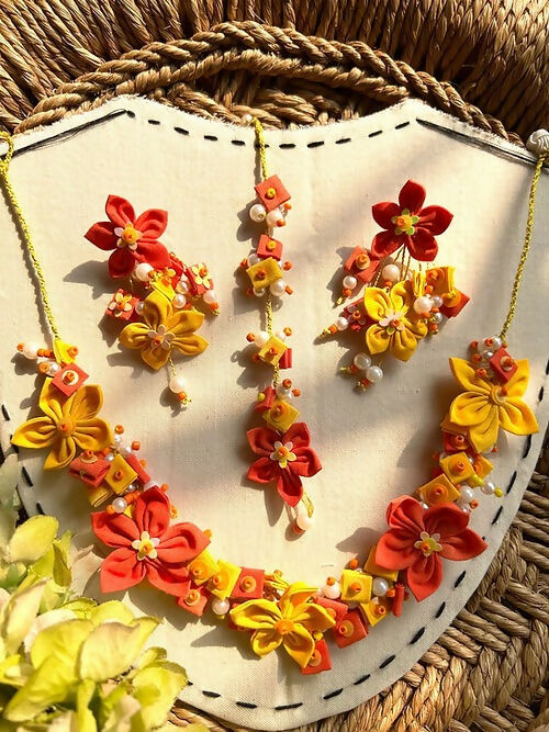 Floral Hadi Necklace & Earring Set