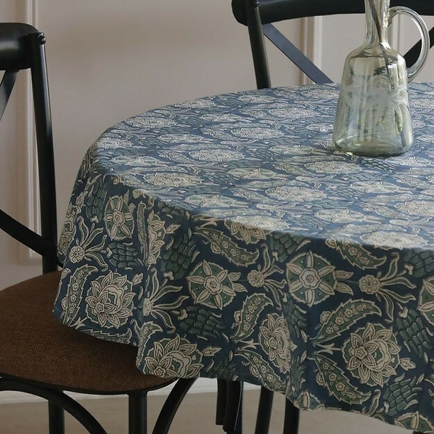 Stormy Skies Wipeable & Anti-slip Tablecover - ROUND