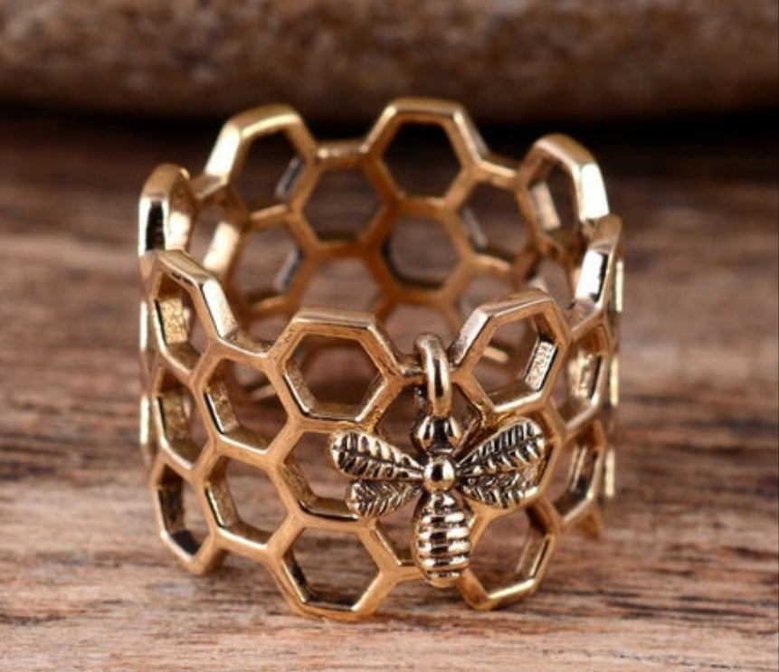 Honey Comb With Bee Ring