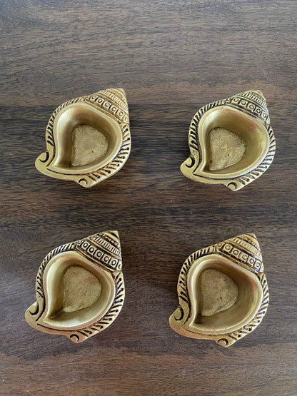 Shankh Brass Diya Gift Box (Set of 4)