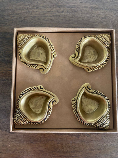 Shankh Brass Diya Gift Box (Set of 4)