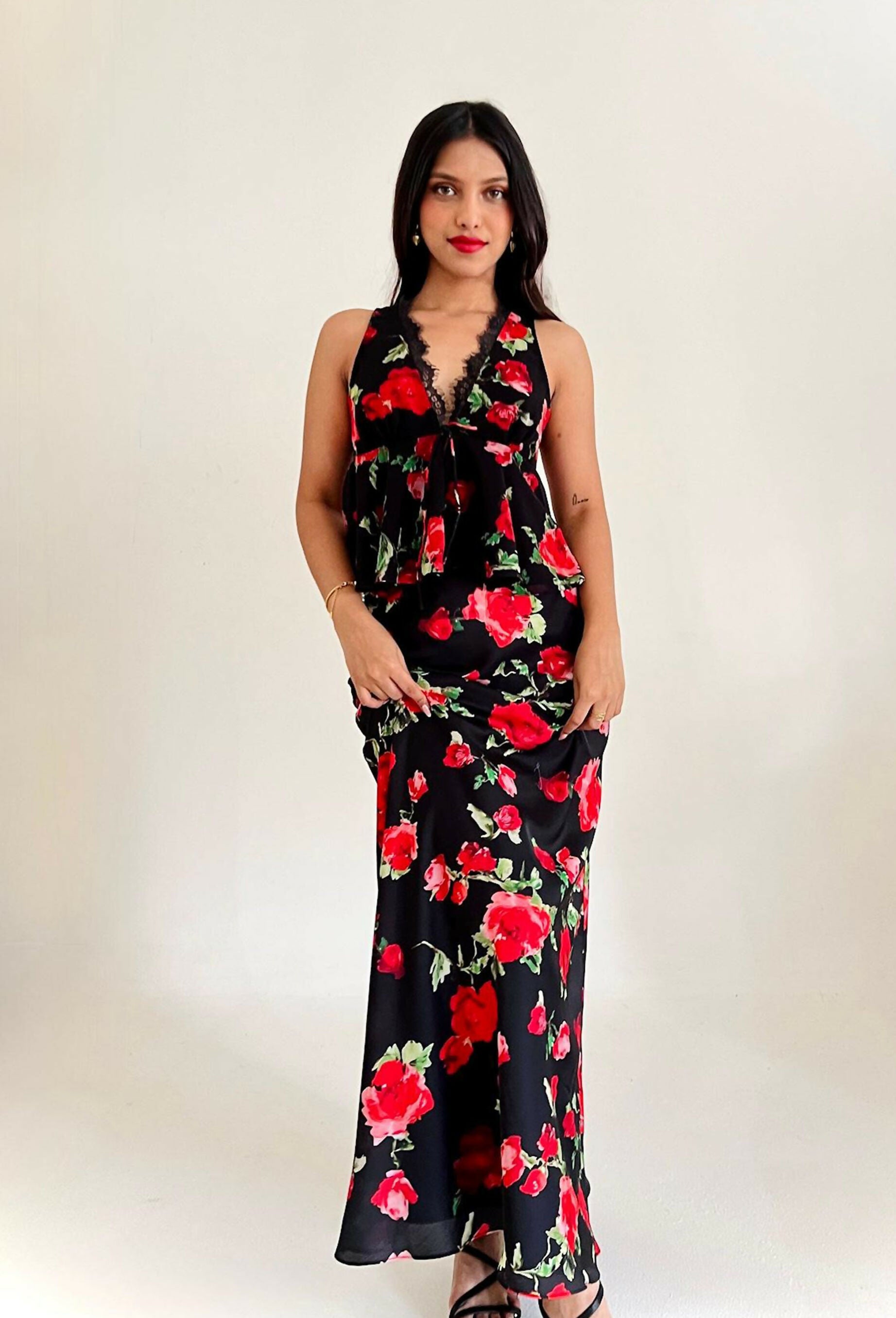 ValentinaSkirtcopy-04_8a364b8e-611c-4d1e-b696-62c27c39b7c0