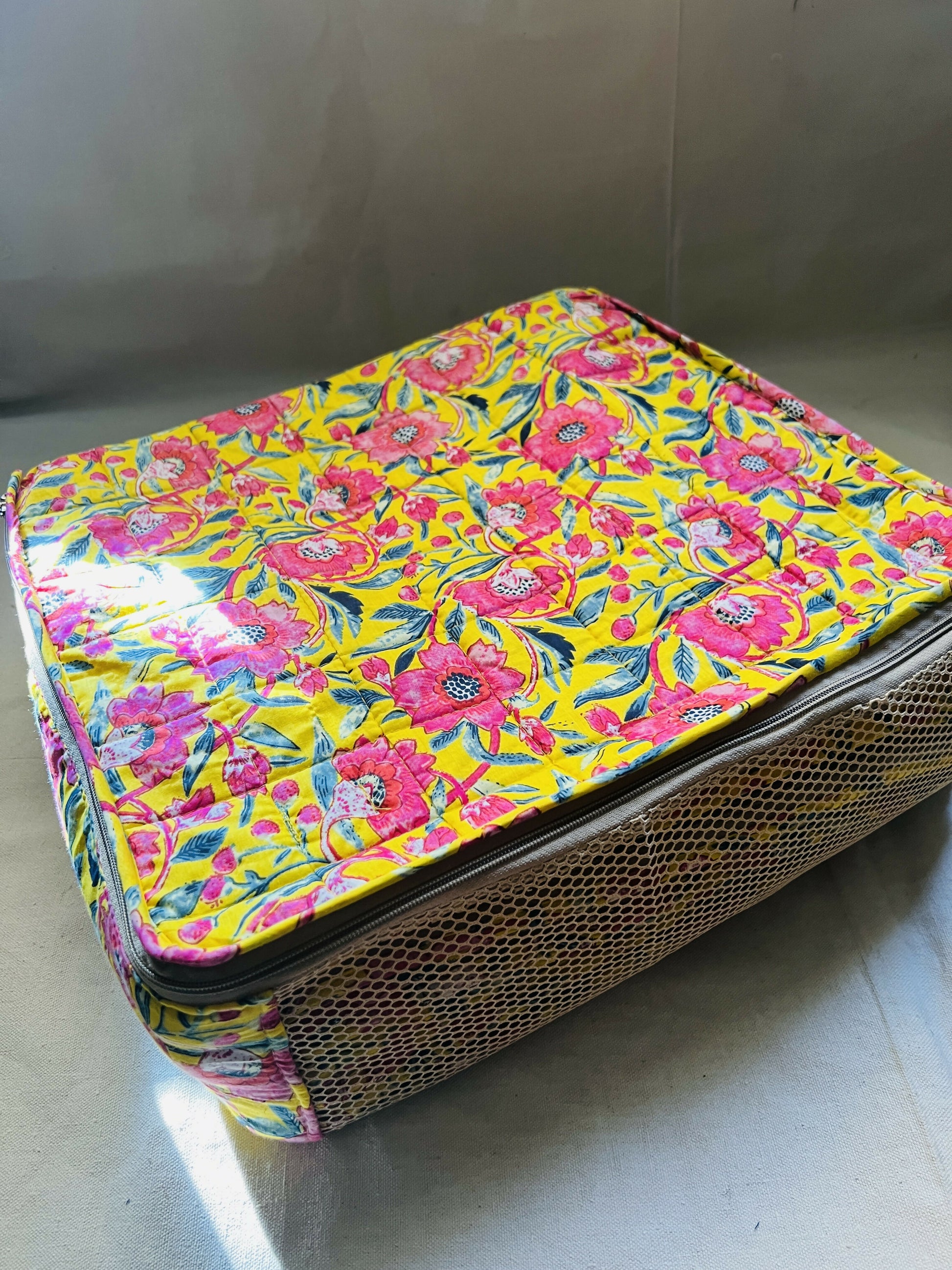 Sooti Saree Organiser Floral Yellow 01