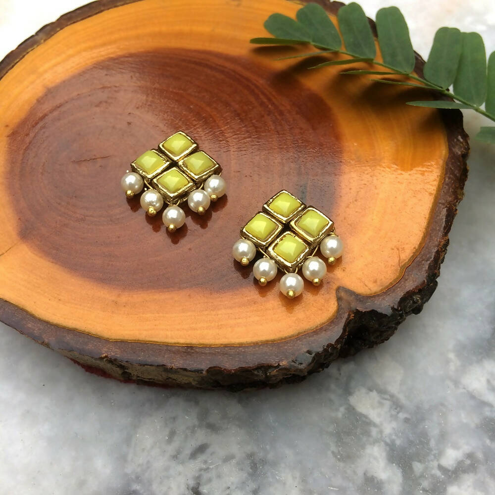 Resin Stone and Pearl Stud Earrings