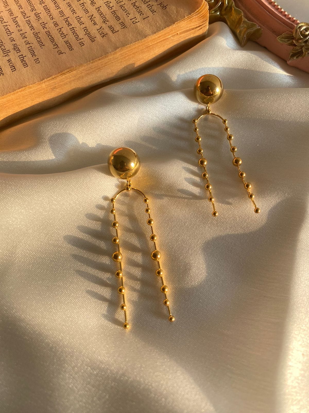 That Minimal Girlie Danglers