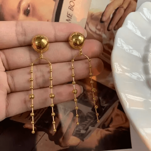 That Minimal Girlie Danglers