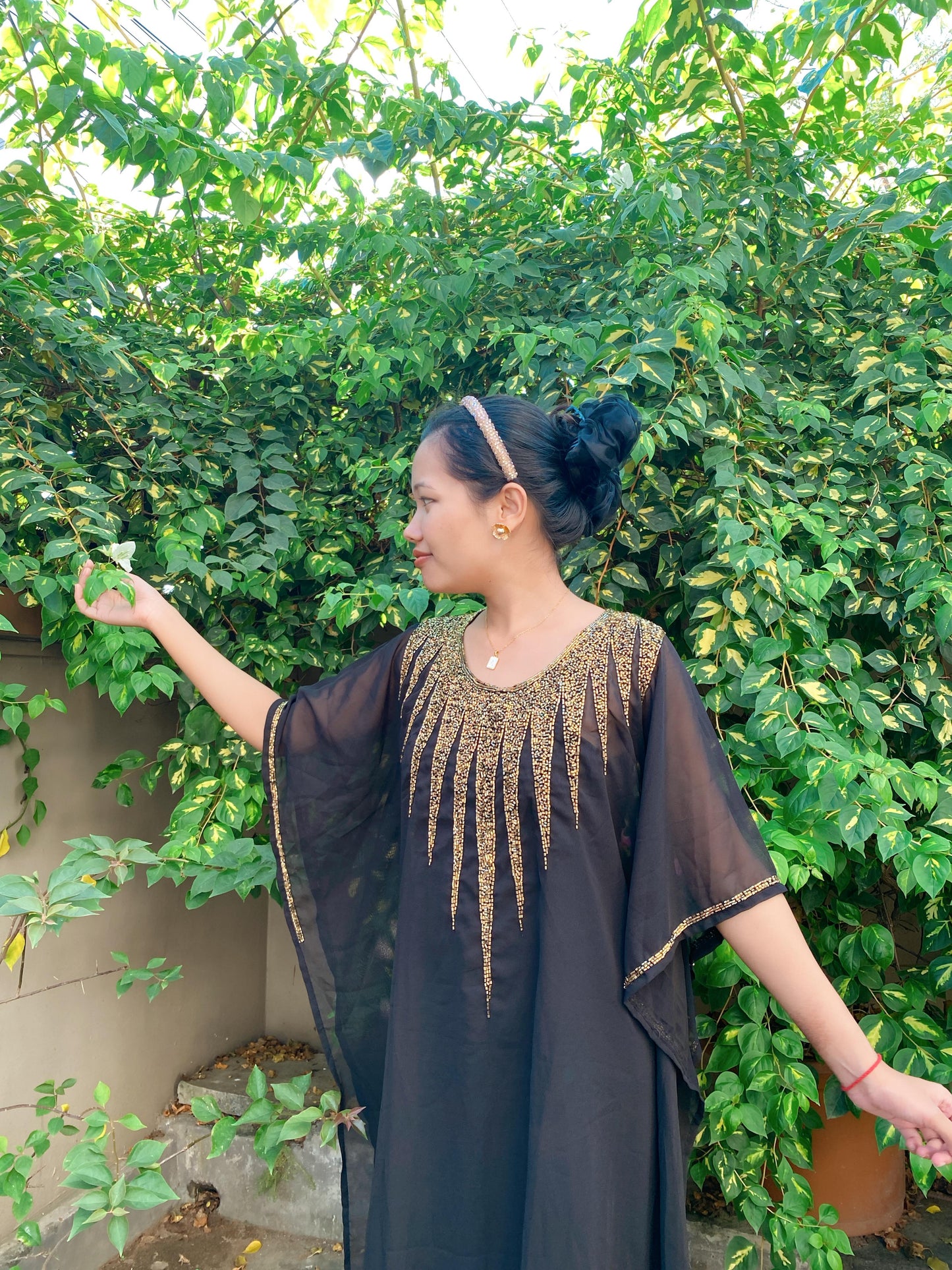 Hania Black Embroidered Short Kaftan