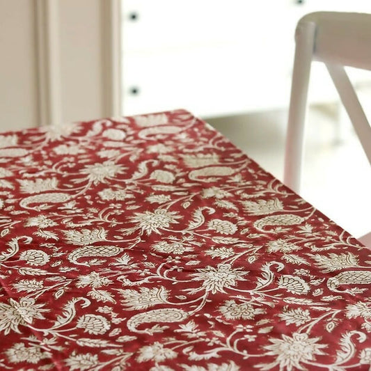 All Over Red Round Wipeable & Anti-slip Tablecover