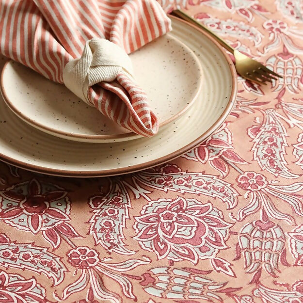 Sweet Onion Round Wipeable & Anti-slip Tablecover