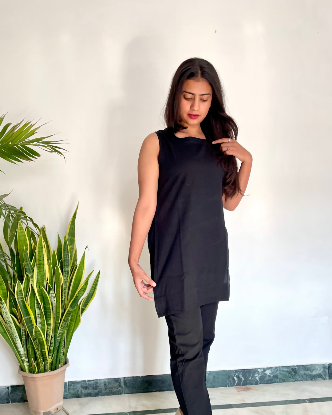 black 'kajal' airy linen co-ord (8)