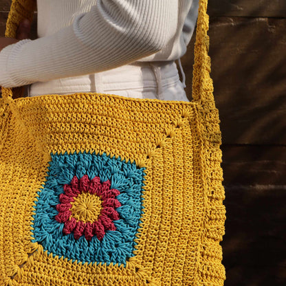 Chrysanthemum Quad Spirit crochet cross-body bag