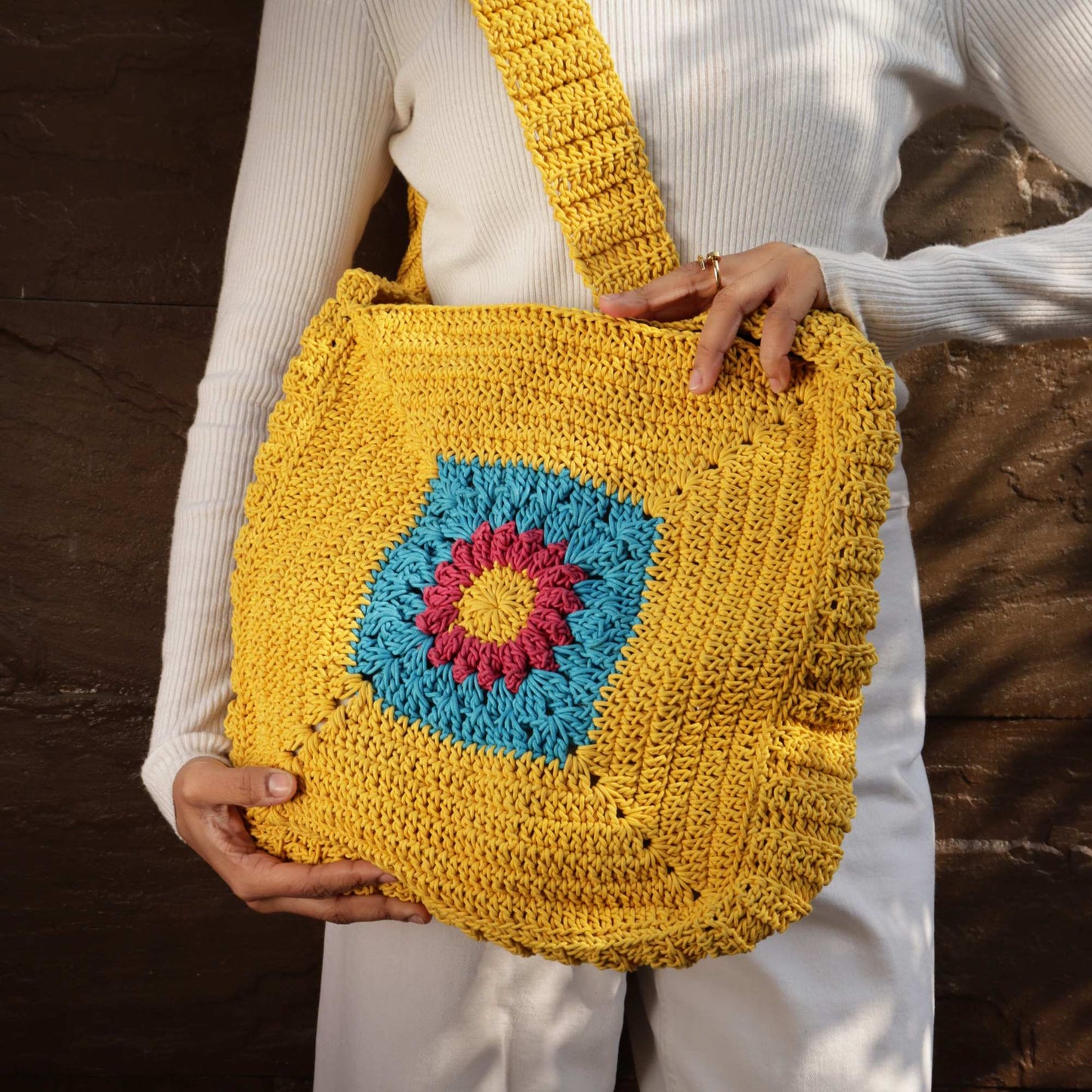 Chrysanthemum Quad Spirit crochet cross-body bag