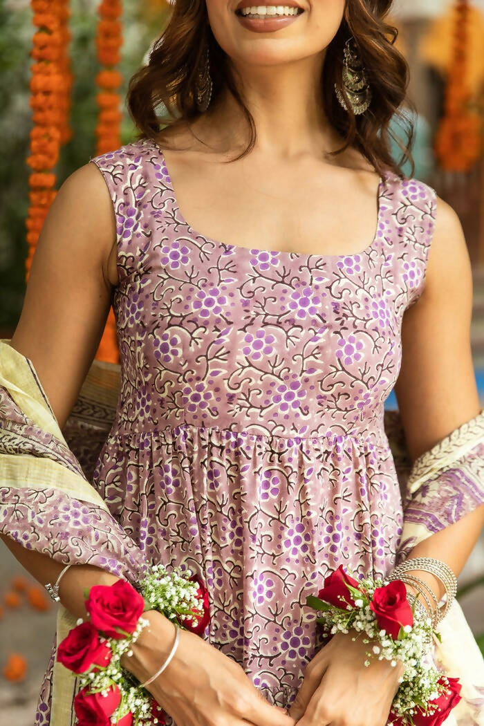 Style n Selfie Anarkali Gown Price in India - Buy Style n Selfie Anarkali  Gown online at Flipkart.com