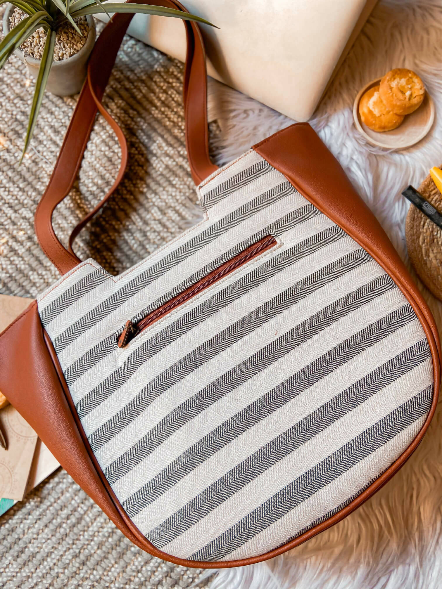 Half-Moon Bags Are In: Here's How You Can Style Them For Fall - HELLO! India