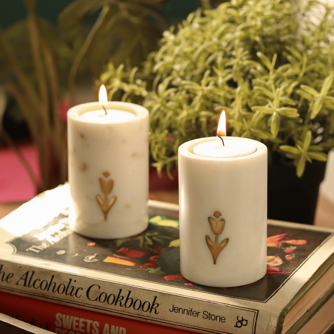 Atrangi Tulip Marble Candle Holder