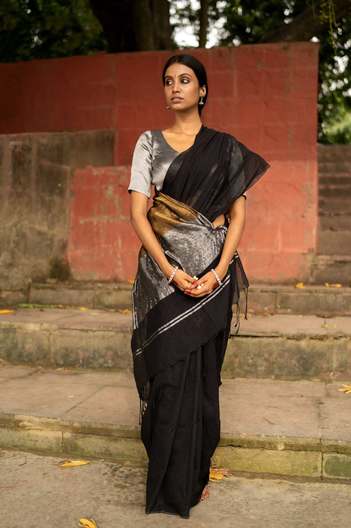 Aaja Nachle Black Cotton Saree With Zari Pallu