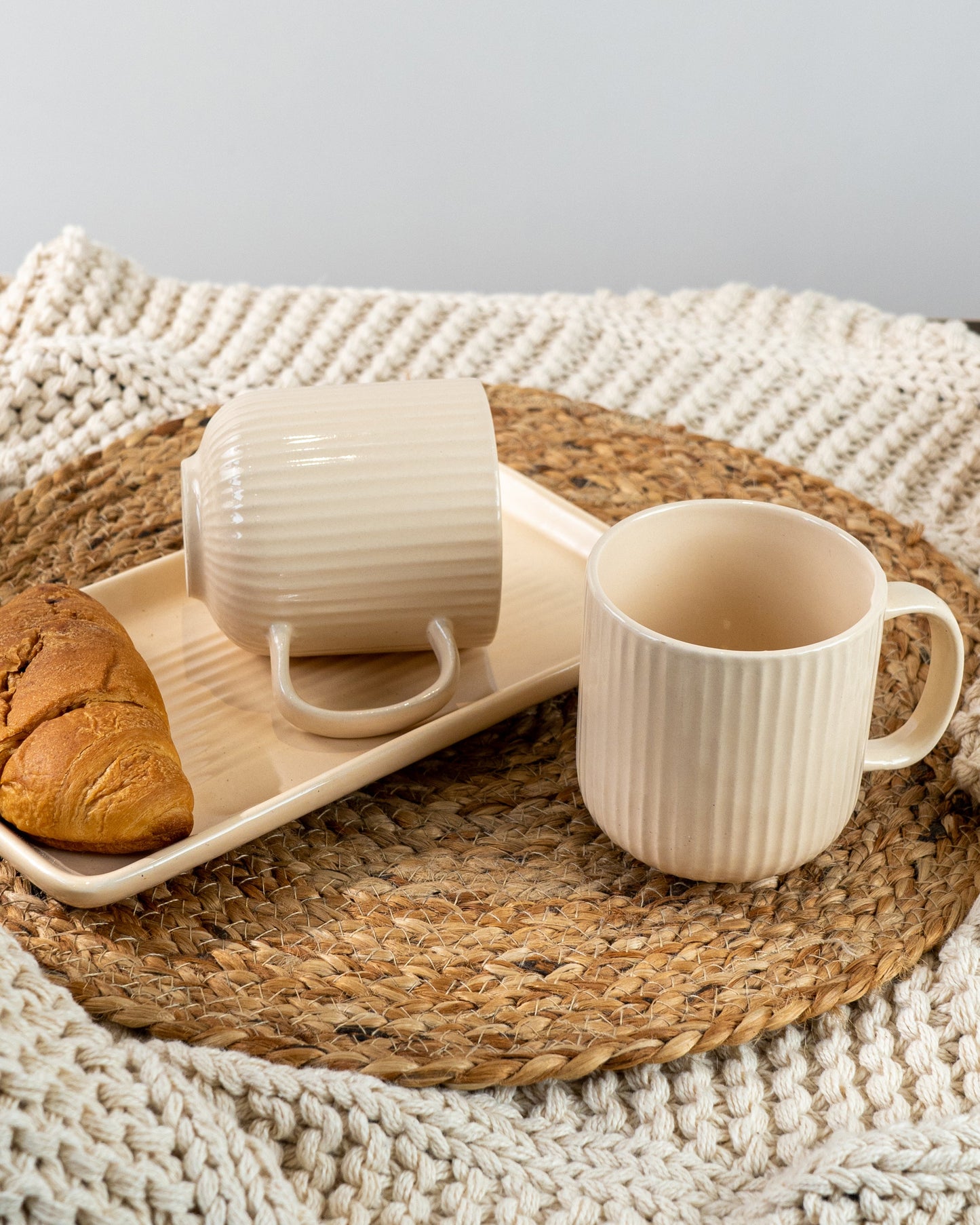 Fluted Mug With Tray (Set of Mug & Tray)