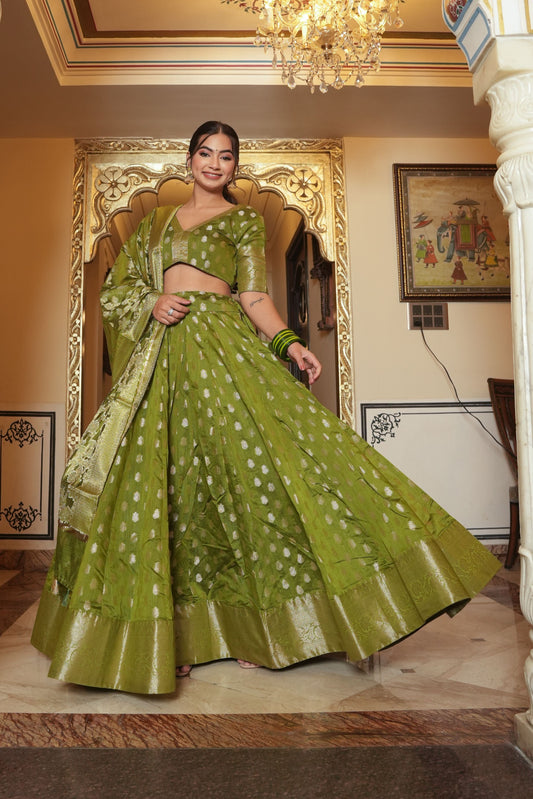 Banno Banarsi Lehenga Set